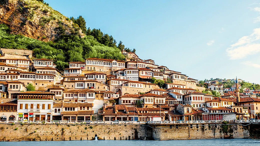 Berat la città delle mille finestre