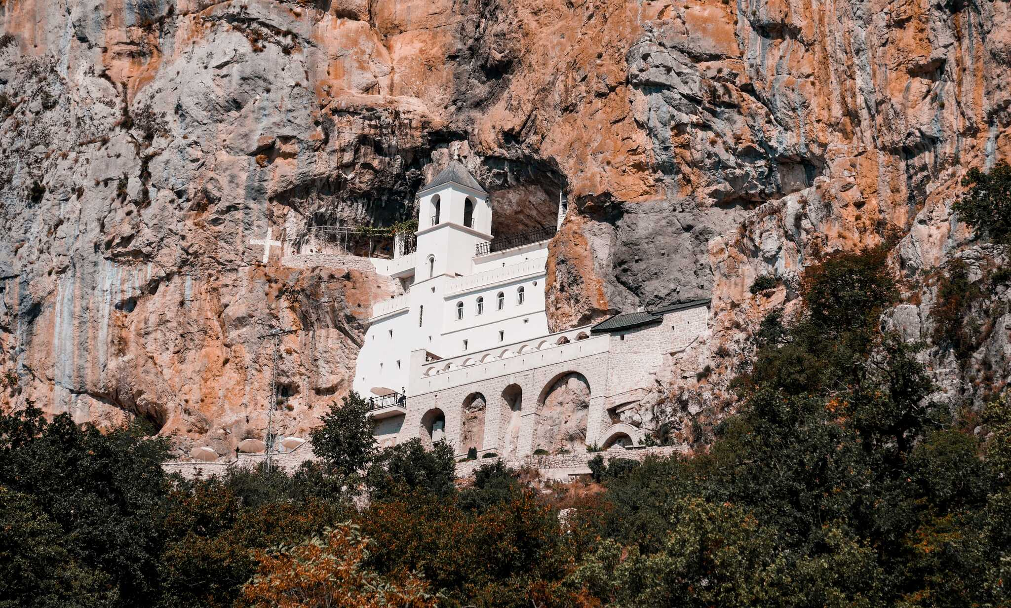 Monastero di Ostrog nella roccia